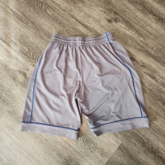 Aeropostale men's gray athletic shorts - Picture 2 of 7